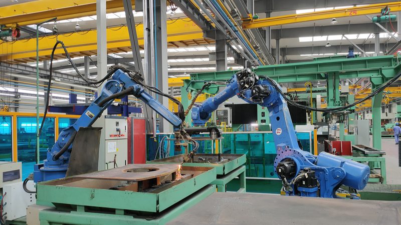 五金加工上下料机器人：型号分类解析**